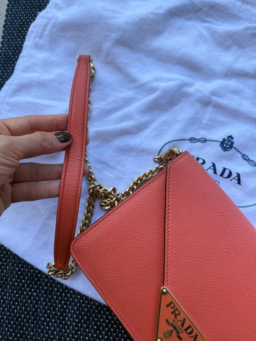 Rare Prada Arancio Saffiano Crossbody with Gold Chain and Logo Plaque - Picture 16 of 17